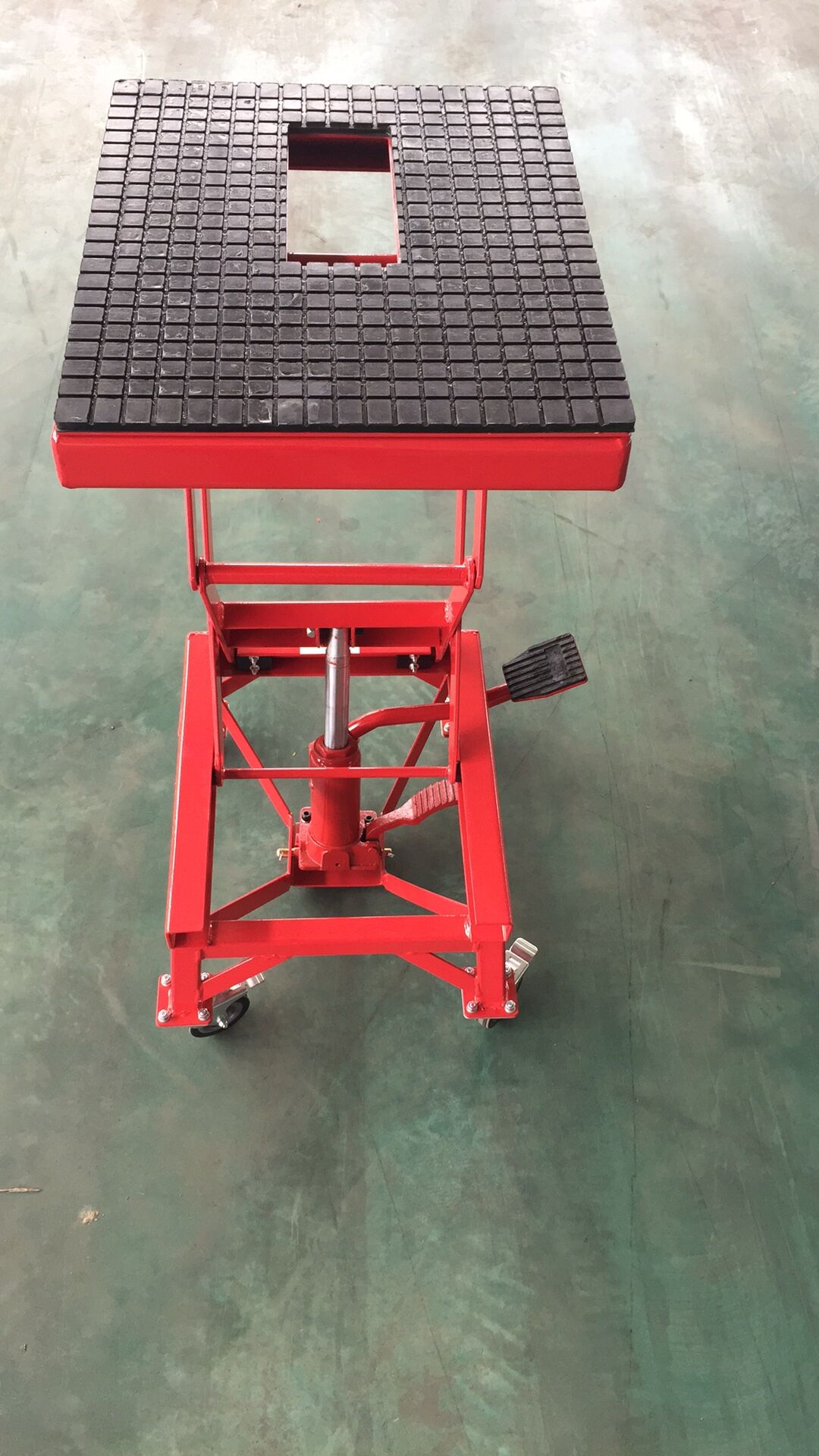Movable Motorcycle Lift Table